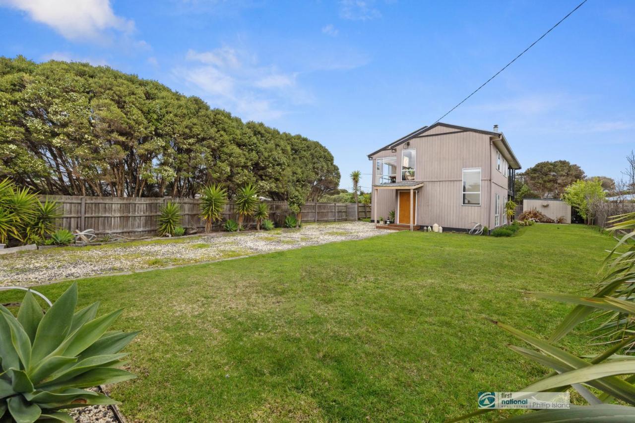 Beach House On Fern Surf Beach Exterior photo
